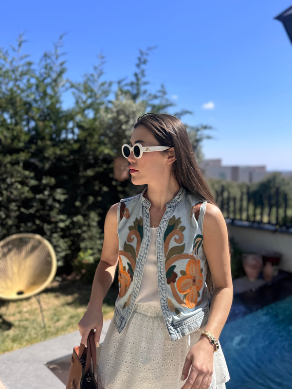 Renkli Nakış İşlemeli Kot Yelek
