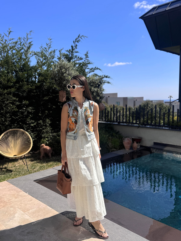 Renkli Nakış İşlemeli Kot Yelek