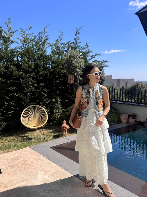 Renkli Nakış İşlemeli Kot Yelek
