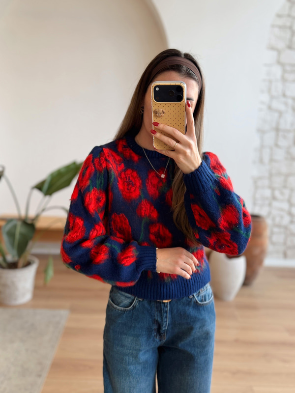 Saks-Kırmızı Floral Kazak