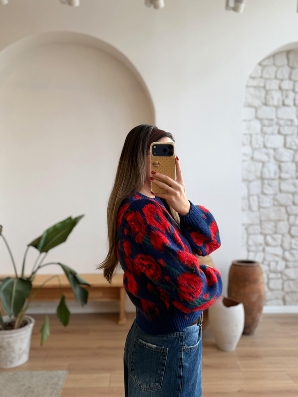 Saks-Kırmızı Floral Kazak