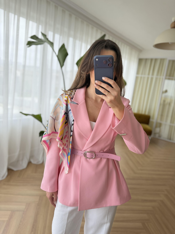 Şal Ve Kemerli Pembe Ceket