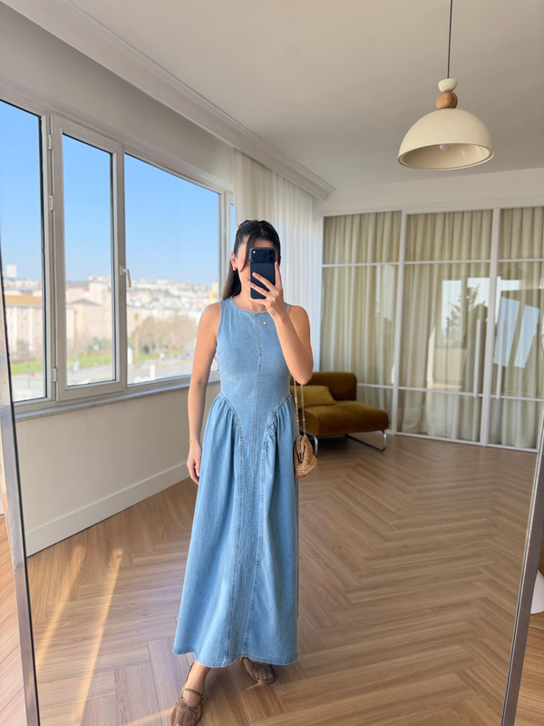 Sırt Detaylı Buz Mavisi Denim Elbise