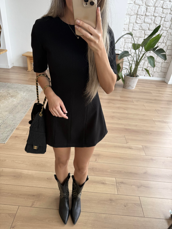 Siyah Kaşe Mini Elbise