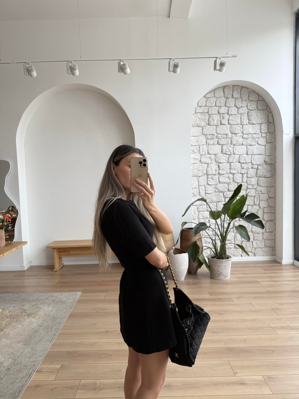 Siyah Kaşe Mini Elbise