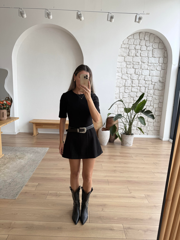 Siyah Kaşe Mini Elbise