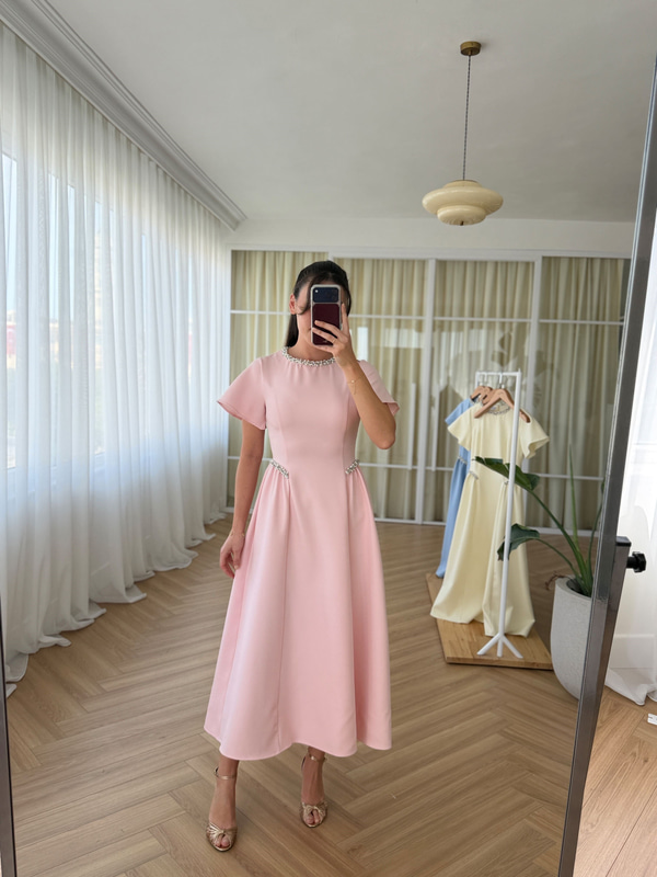 Taş İşlemeli Pembe Rüya Elbise