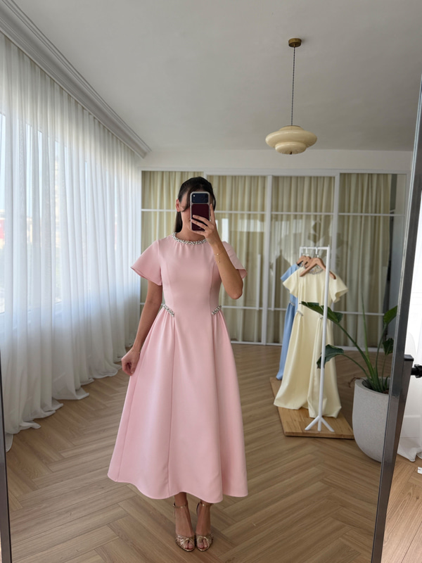 Taş İşlemeli Pembe Rüya Elbise