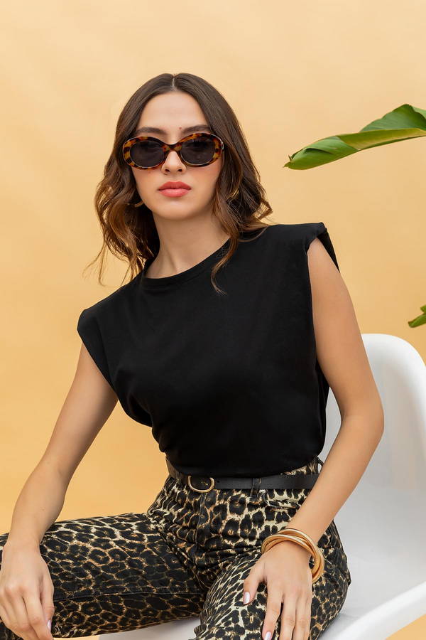 Vatkalı Basic T-shirt - SİYAH