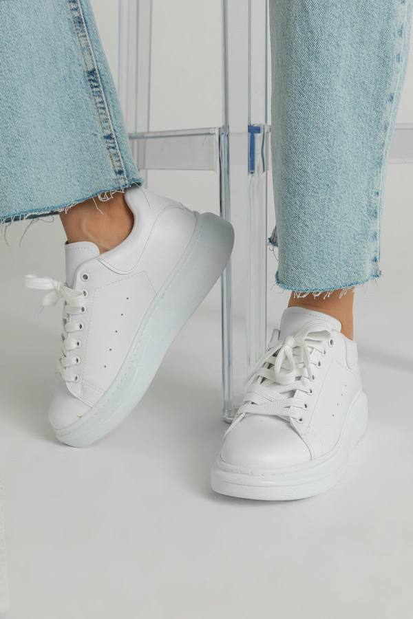 Weiße Sneakers