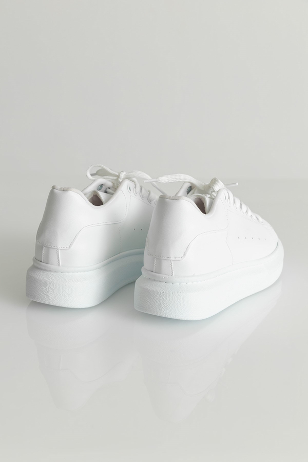 Weiße Sneakers