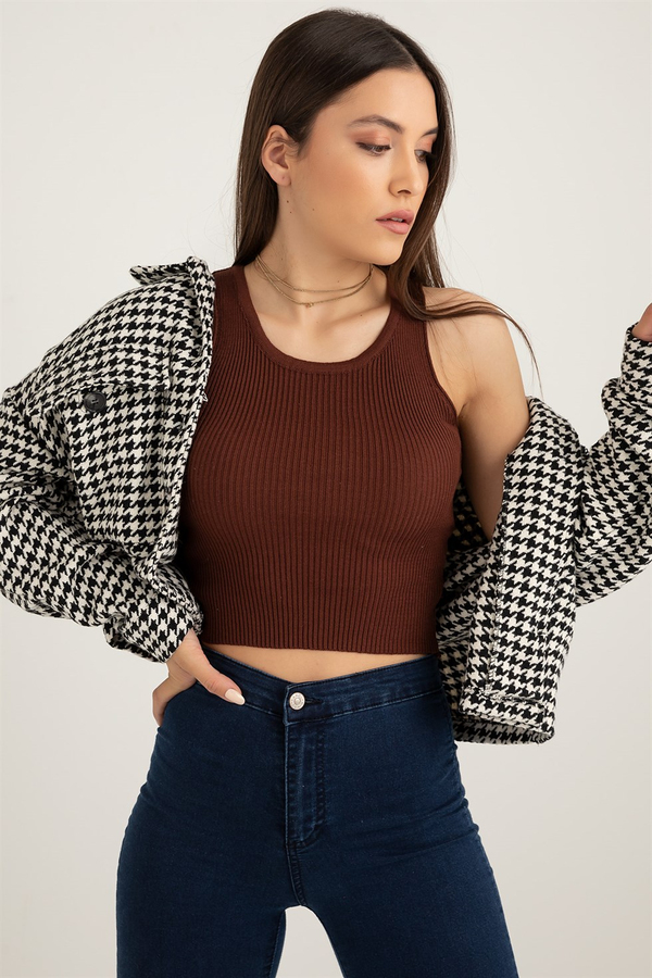 Braun Tops