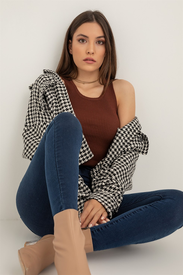 Braun Tops