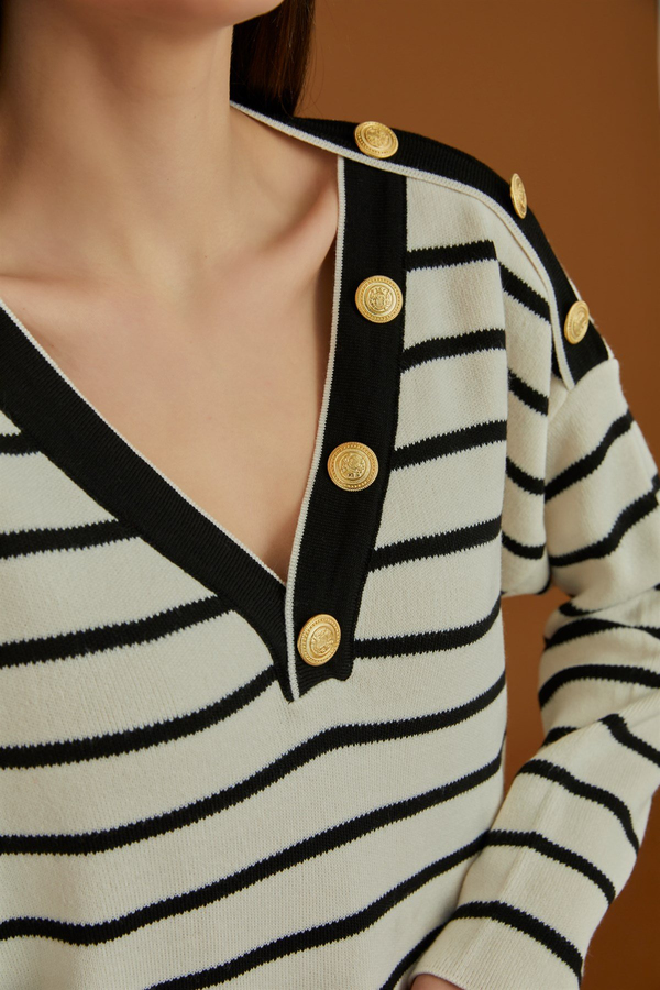 Cream Pullover