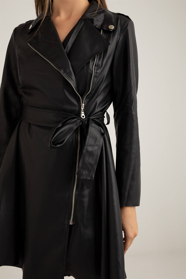 Schwarz Trenchcoats