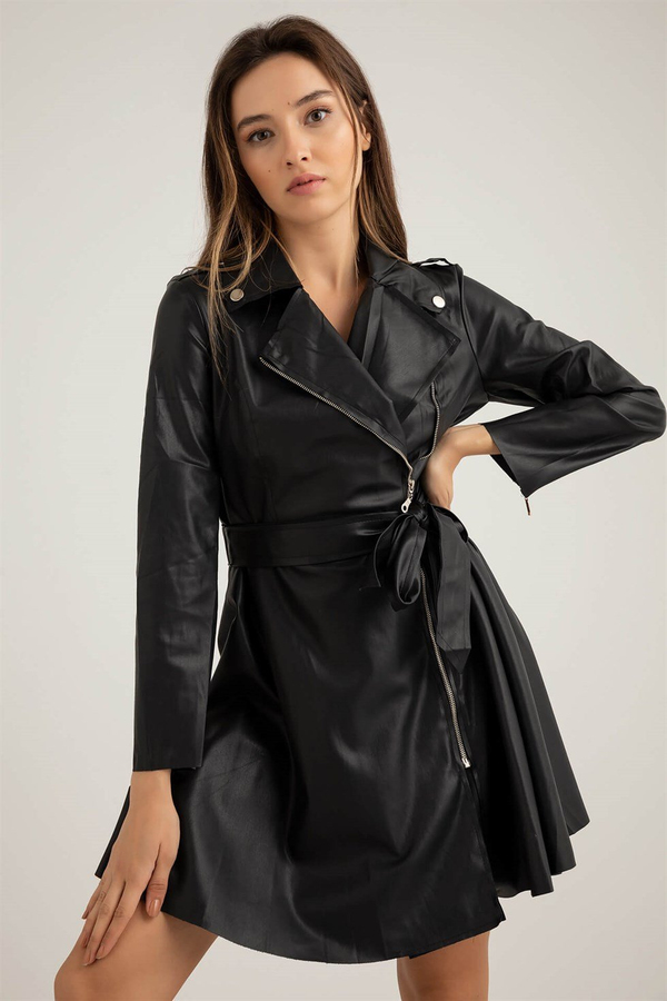 Schwarz Trenchcoats