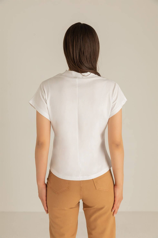 Dik Yaka Basic Tişört - BEYAZ