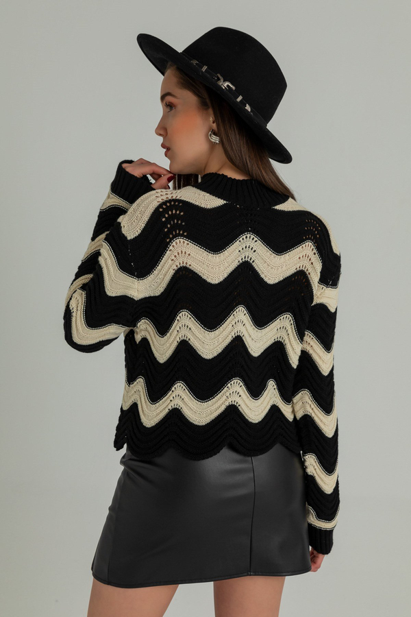 Black Pullover