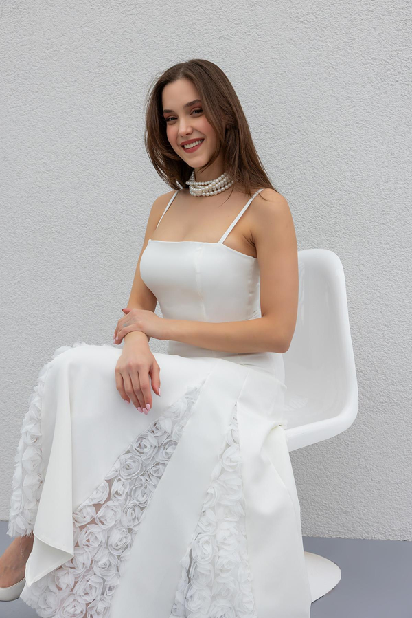Gül Detaylı Midi Elbise - BEYAZ
