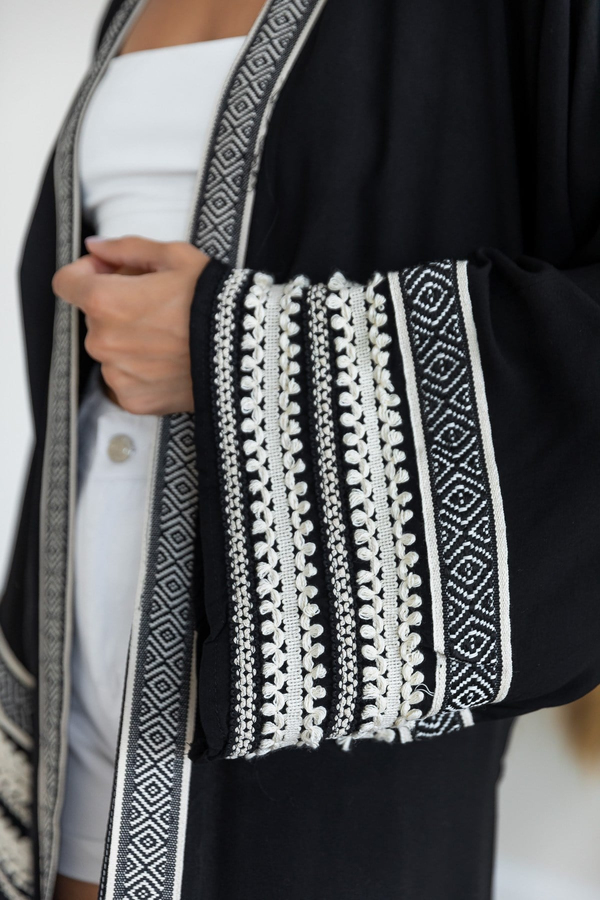 Schwarz Kimono