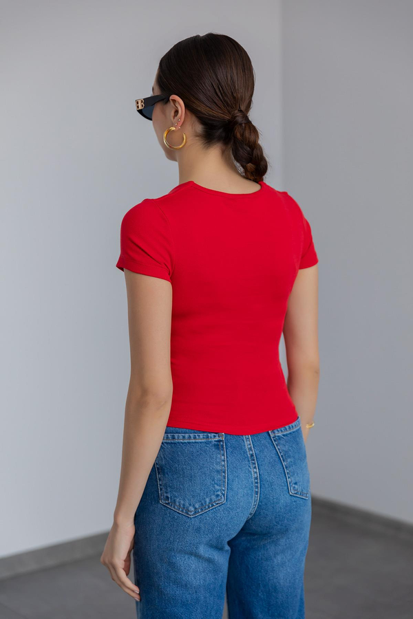 Kare Yaka T-shirt - KIRMIZI
