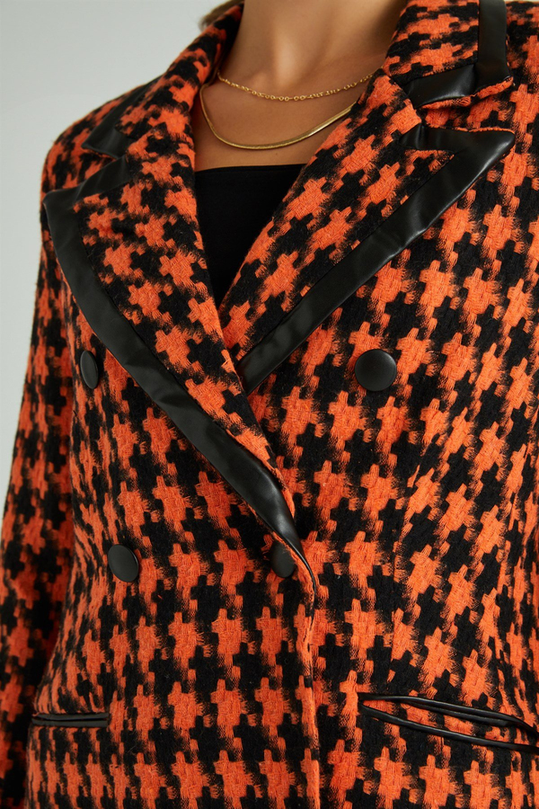 Orange Jacken