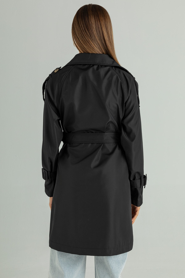 Schwarz Trenchcoats