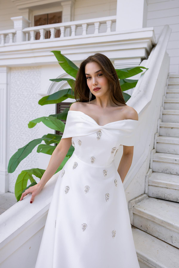 Madonna Yaka Taşlı Abiye - BEYAZ