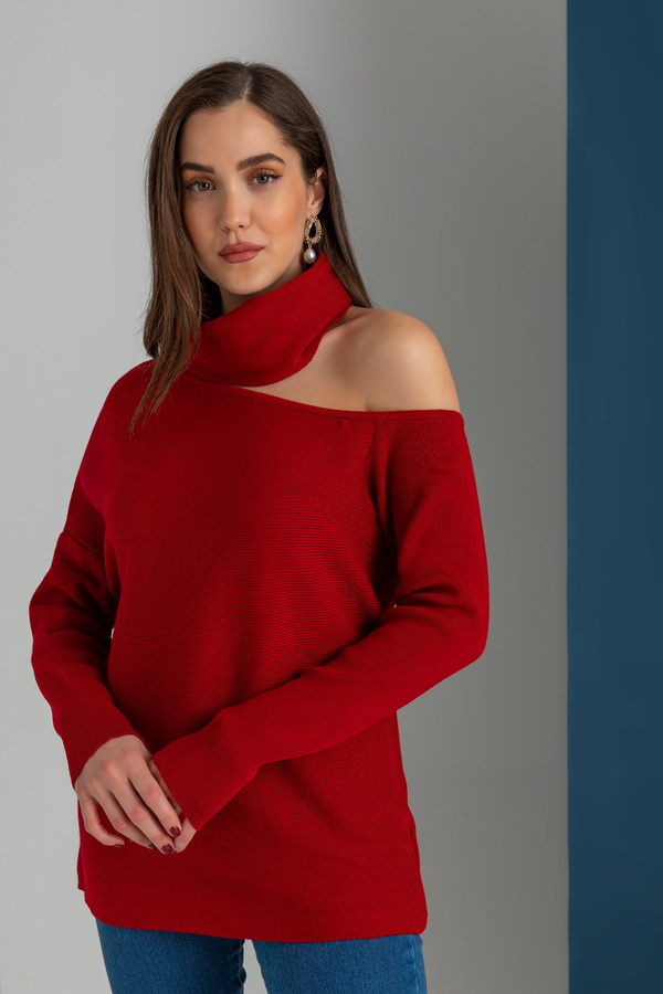 Red Pullover