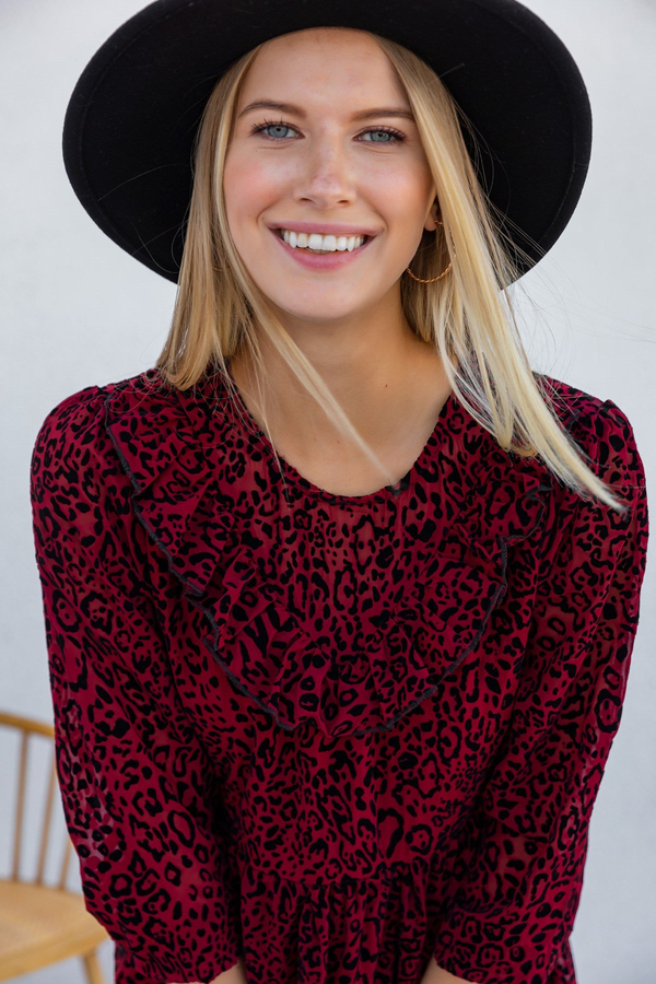 Yaka Detaylı Leopar Elbise - BORDO