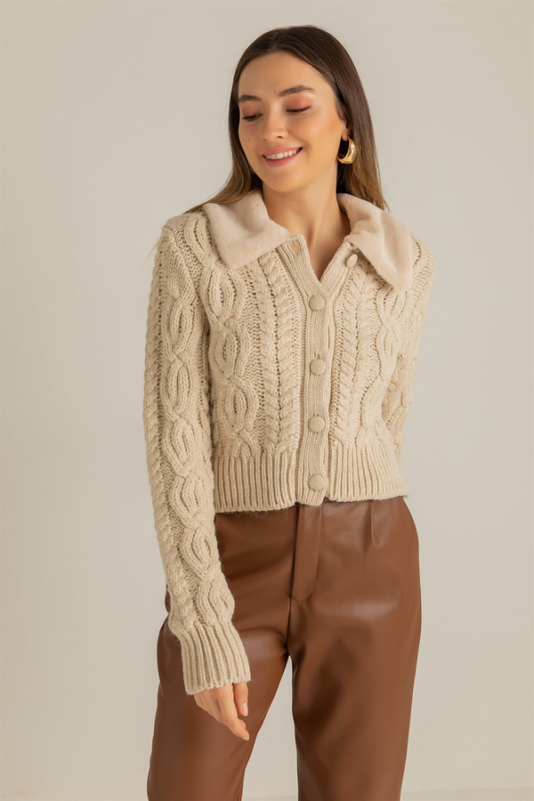 Yakası Kürklü Örme Hırka - TAŞ