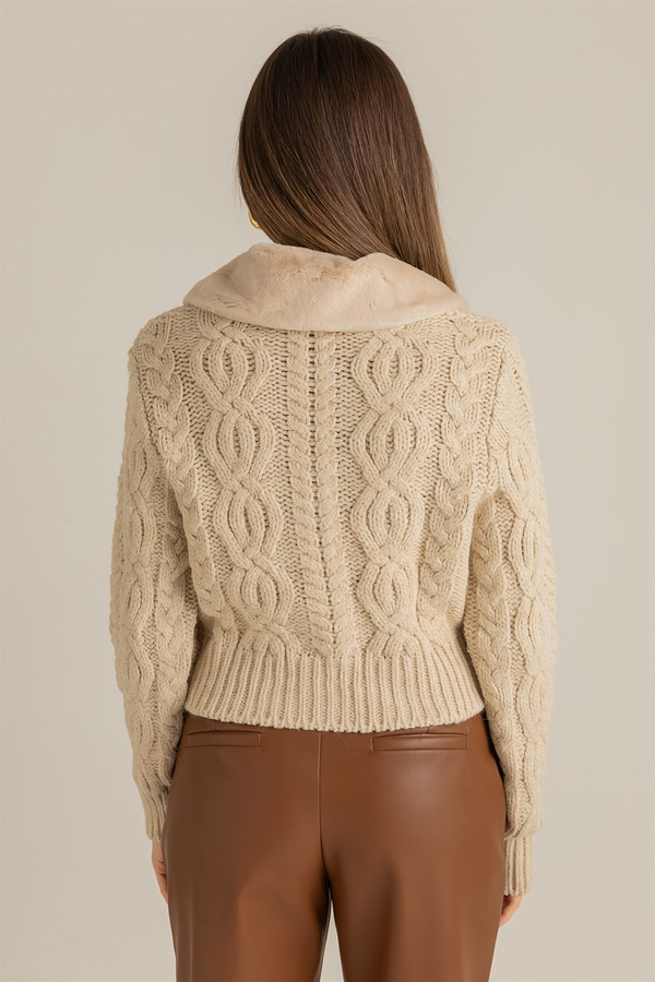 Yakası Kürklü Örme Hırka - TAŞ