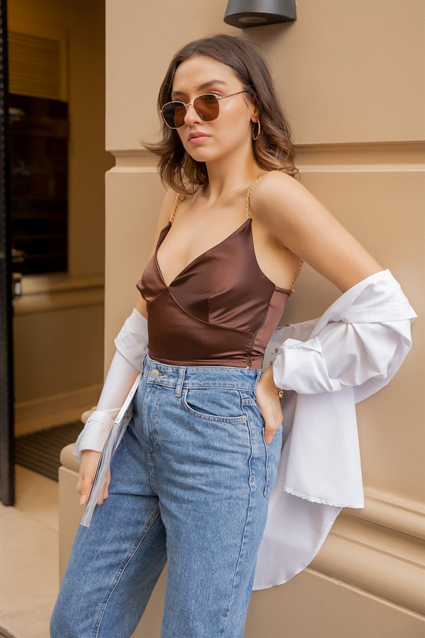 Zincir Askılı Saten Crop - KAHVERENGİ