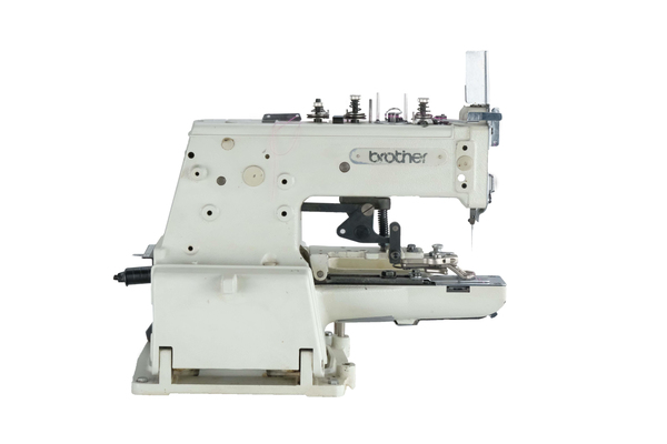FDM 2. El Brother Cb3-B916 Düğme Makinesi çalışma bölgesi görünümü