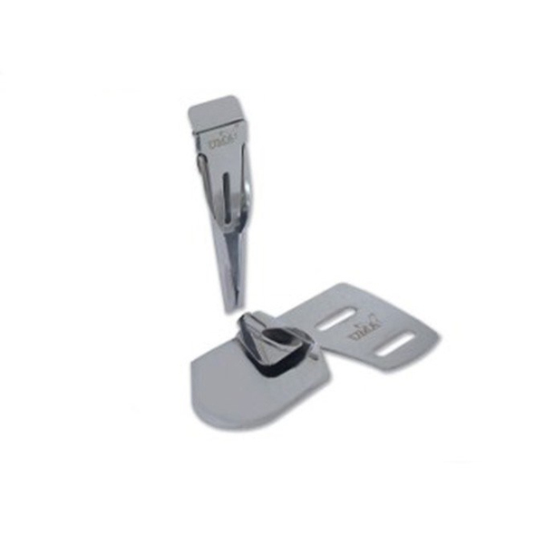 FDM | Uma-140 | Şeritli Ön Cep Ağzı Aparatı |10 mm | Sanayi Tipi Çift İğne Makinelerinde Kullanılır | Pantalon Ön Cep Şerit Kenar Kıvırma İşleminde Uygulanır ana hero görseli