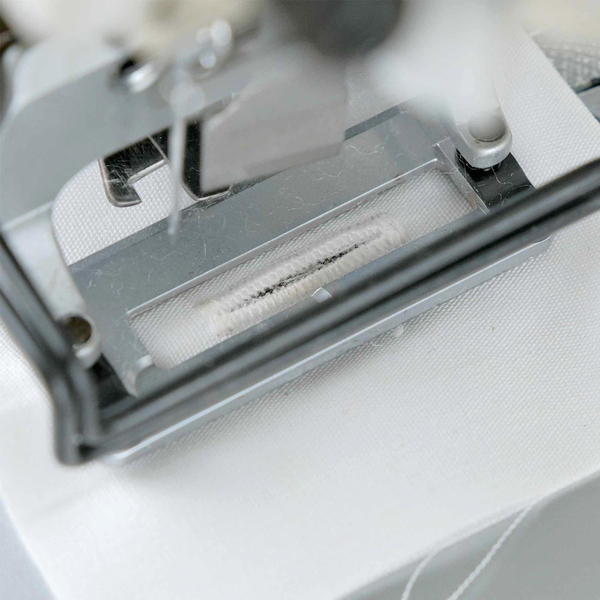 FDM Juki Lbh-1790ANS Elektronik İlik Makinesi, Direct Drive, İplik Kesmeli, Ayak Kaldırmalı, Kafadan Motorlu, Tek Pedal Üniteli - Tabla veya ayak görseli