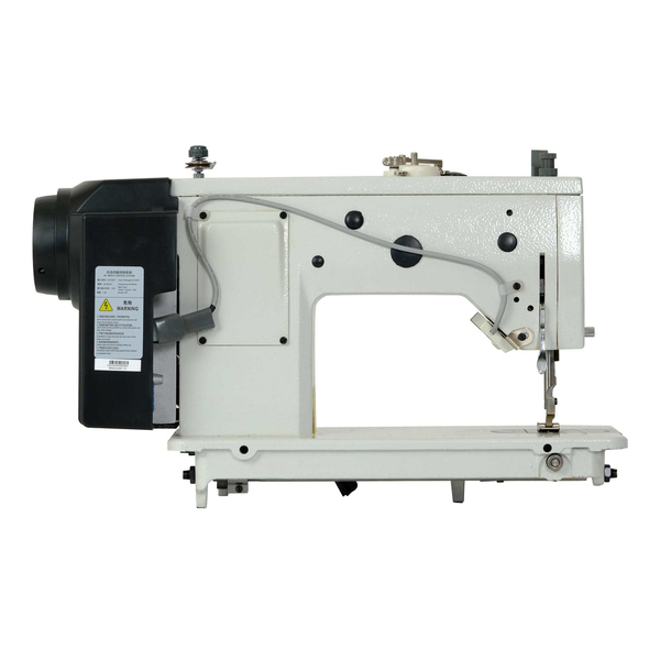 FDM Stron SF-20U-53D Zikzak Makinesi 9 mm | Direct Drive | Mekanik | Kafadan Motorlu | Atlar Zikzak Makinenin arka/yan gövde ve motor kapak bölgesi.
