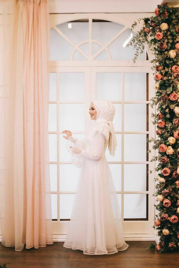 Elizabeth Abiye - Beyaz