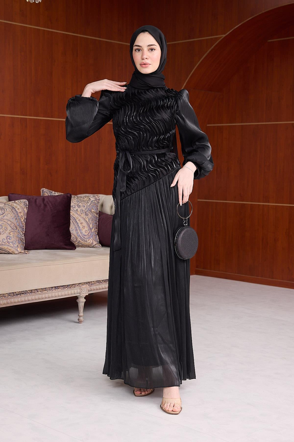 Eylül Abiye - Siyah