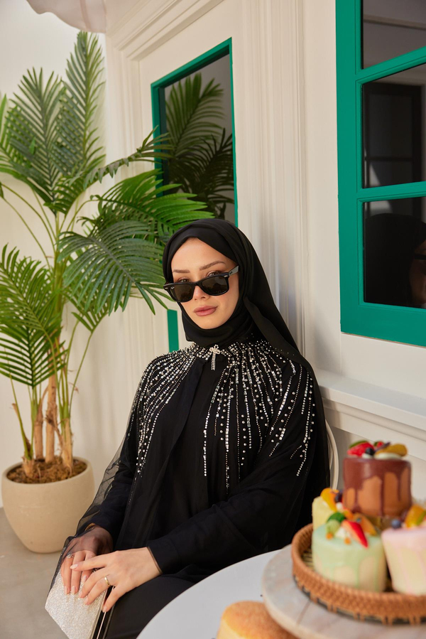 Omzu Taş Süslemeli Abaya - Siyah