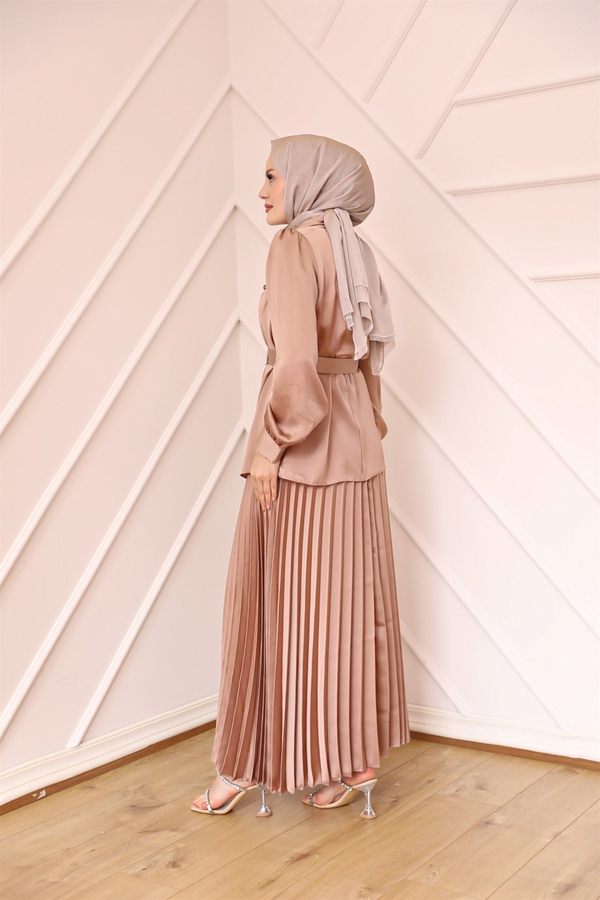 Belt Chain Detailed Suit - Golden