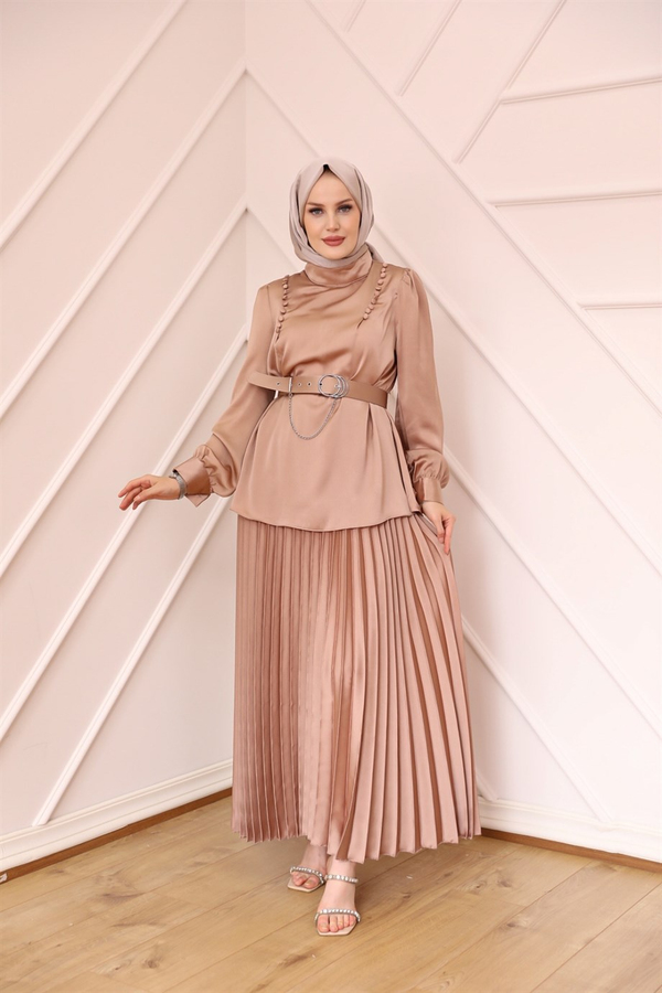 Belt Chain Detailed Suit - Golden
