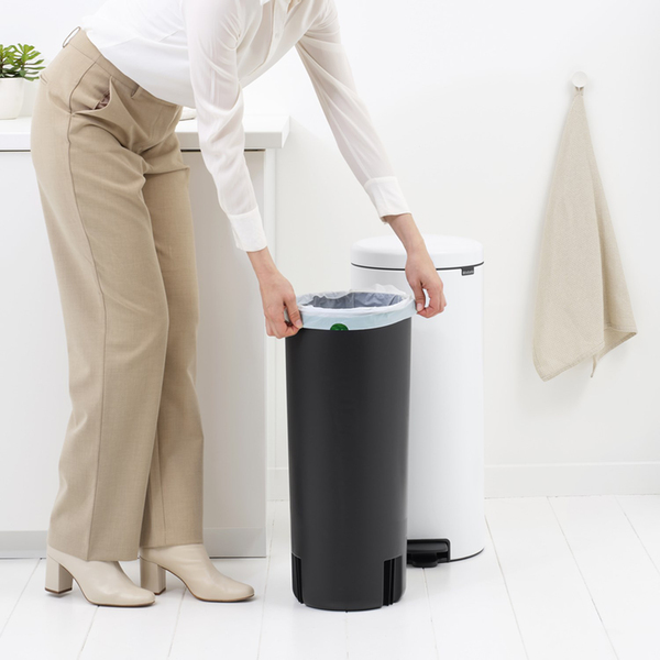 Brabantia Newicon White Pedalli Çöp Kutusu 30 L (BRA 111785)