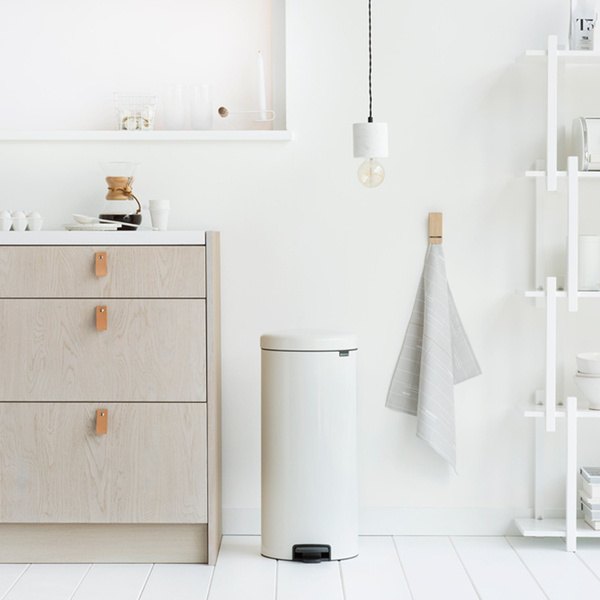 Brabantia Newicon White Pedalli Çöp Kutusu 30 L (BRA 111785)