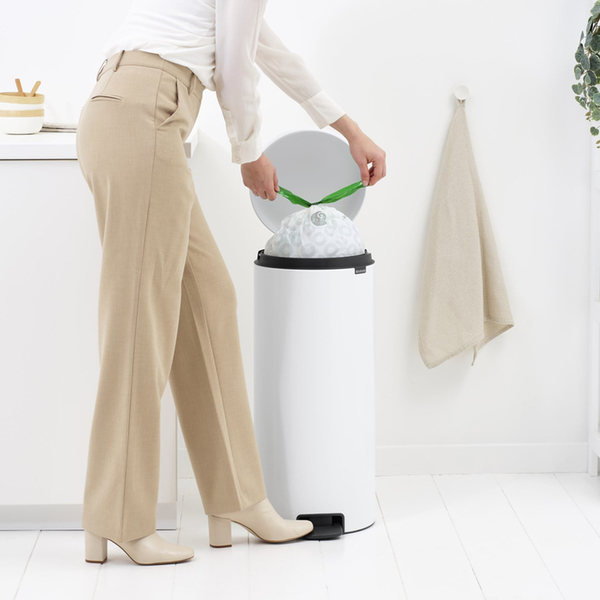 Brabantia Newicon White Pedalli Çöp Kutusu 30 L (BRA 111785)