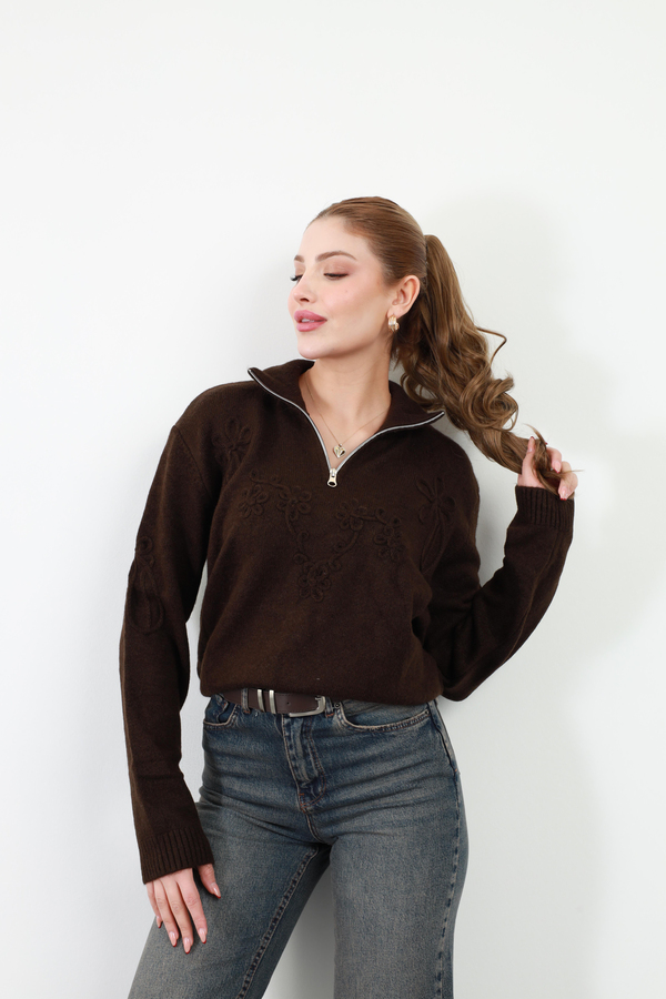 Fermuarlı Çiçek Detay Kazak - Kahverengi