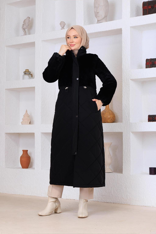 Pelüş Detaylı Kaban Siyah
