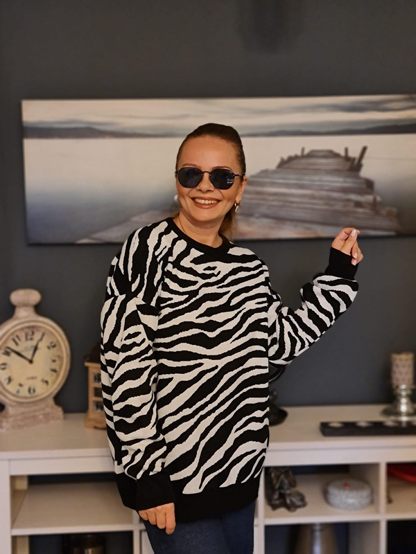 FELİX11277 Zebra Desen Siyah Triko Kazak