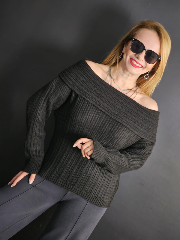 FELİX11418 Madonna Yaka Siyah Triko Kazak