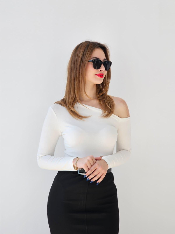 FELİX14789 Kayık Yaka Tek Omuz Krem Body